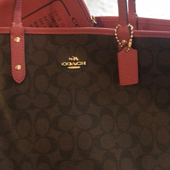 COPY - Coach useful bag you can wear on both sides - Picture 6 of 11